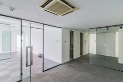 建外SOHO 228平 东向 精装修 3隔断12工位 - 缩略图 14